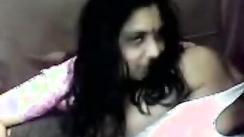 Sexy bhabhi during her period giving her man a h