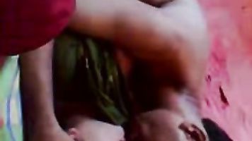 Pune aunty getting boobs squeezed one by one during sex in missionary position in this MMS.