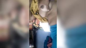 Tamil Girl Soft Juicy Boobs - Movies.