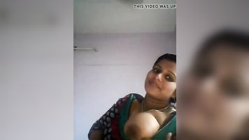 Tamil Kerala Malayali Chechi XXXL size Very HUGE BOOBS Mallu