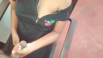 Sex life of a real married gf couple in Sri Lanka - කවුරුත් නැති වෙලාවක හස්බන්ගෙ යාලුවා සමඟ