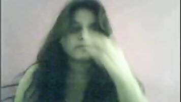 Gujrati girl nadia captured naked on live webcam show by her boyfriend.